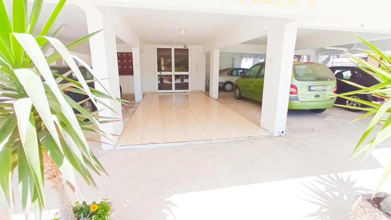 Luxury Private Rooms -Sea View, Netflix, Gym- 5 Min From Beach! - Private Room In Shared Apartment Larnaca 0*,