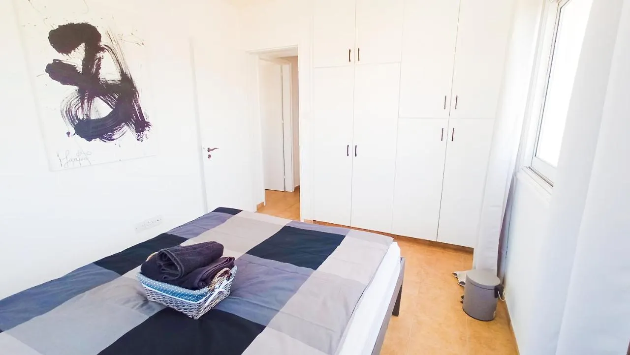 Homestay Luxury Private Rooms -Sea View, Netflix, Gym- 5 Min From Beach! - Private Room In Shared Apartment Larnaca