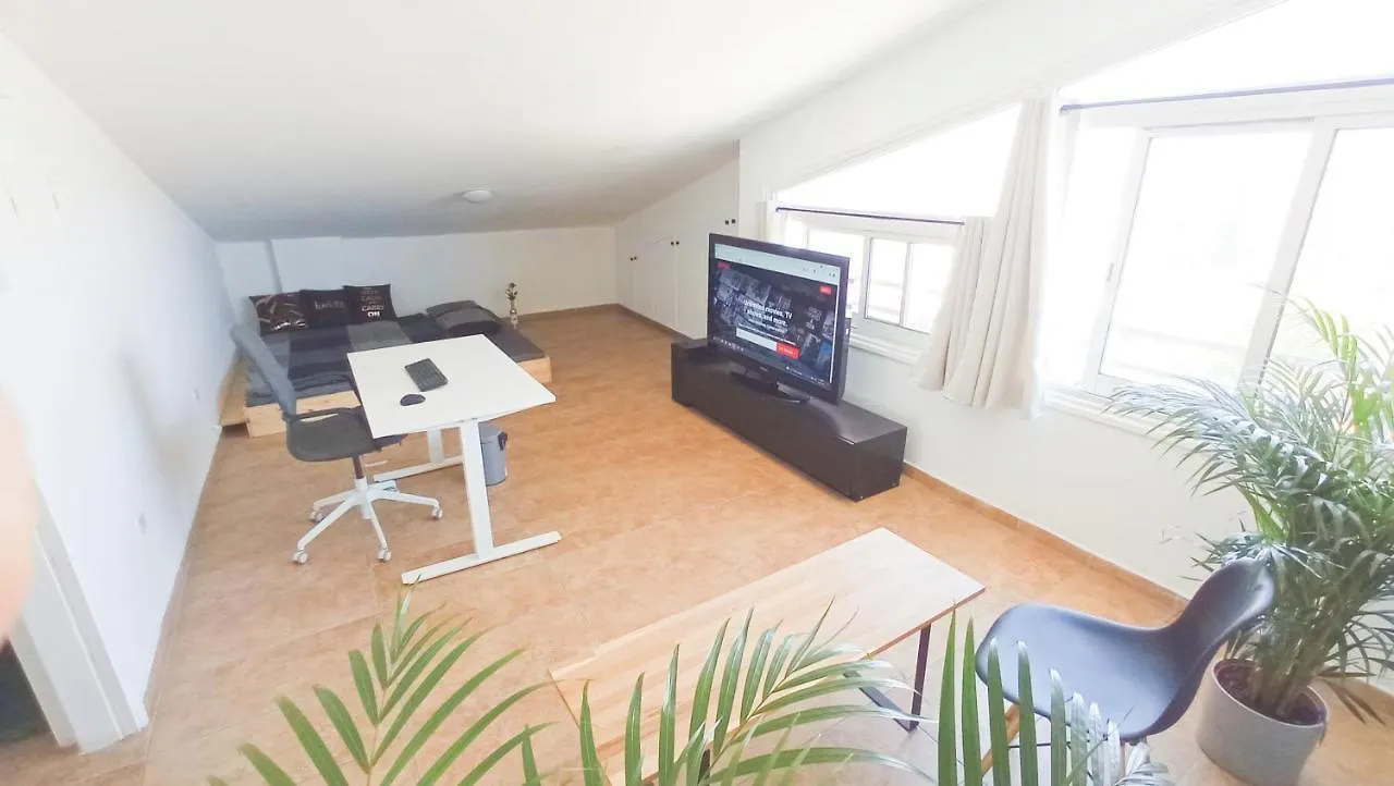 Luxury Private Rooms -Sea View, Netflix, Gym- 5 Min From Beach! - Private Room In Shared Apartment Larnaca 0*,