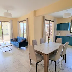 Comfy In A Shared Near Salt Lake With Internet And Netflix Apartment