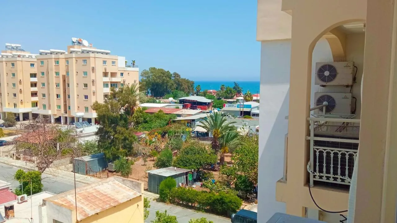 Luxury Private Rooms -Sea View, Netflix, Gym- 5 Min From Beach! - Private Room In Shared Apartment Larnaca 0*,  Cyprus